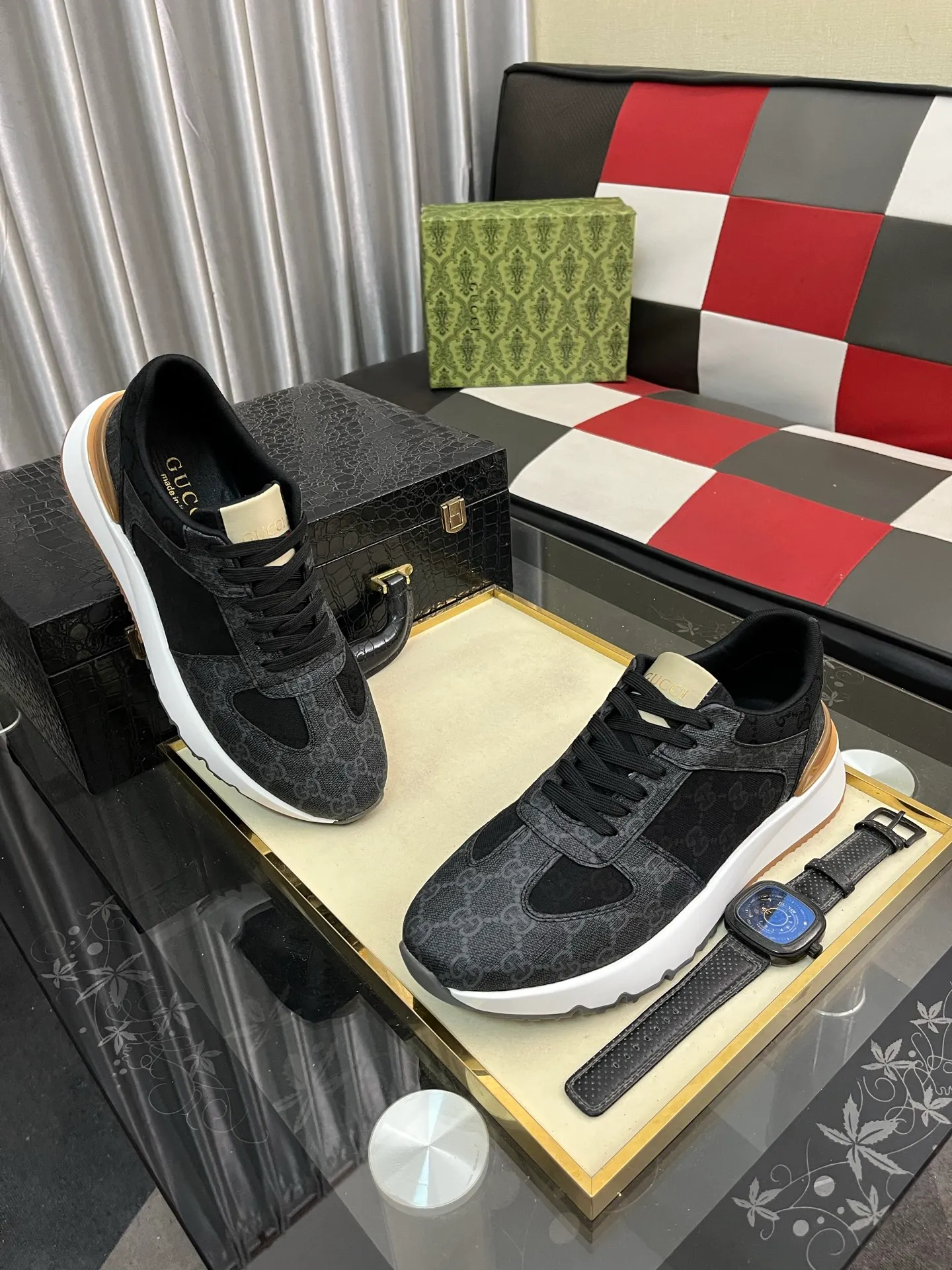 Men's shoes 💰438⌚️⌚️Gucci •Gucci original quality.~ Unique modern style sneakers. 🏃A must-have casual shoe for trendy men😍😍 Original brand imported from Italy, imported original leather, sheep lining (refuses to discolor and grind feet) Sole: Original sole provided by the original factory, French lazy style design ⚠️Fit to the feet, original quality, super comfortable original sole. Just like shooting the real thing 🎬The real thing is better, code number: 38-443️⃣colors available